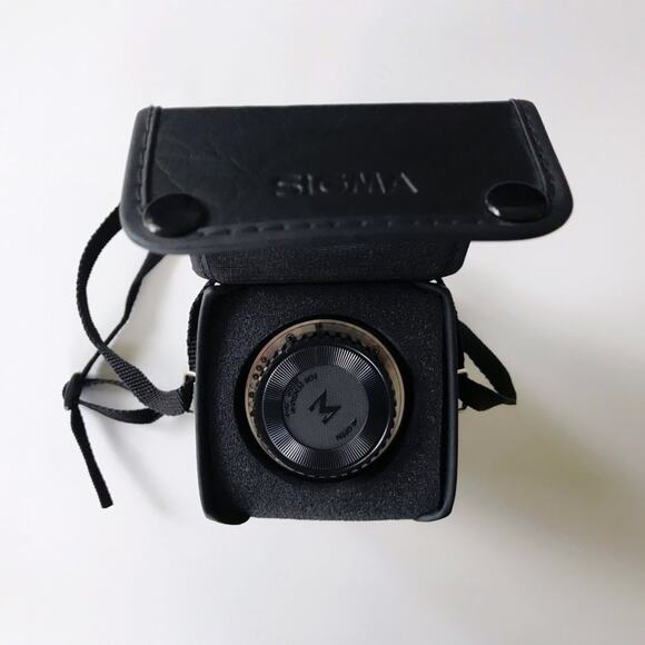 Vintage Auto Focus Zoom Camera Lens with Original Lens Cap, Case, Box (75-300mm) - Picture 2 of 8